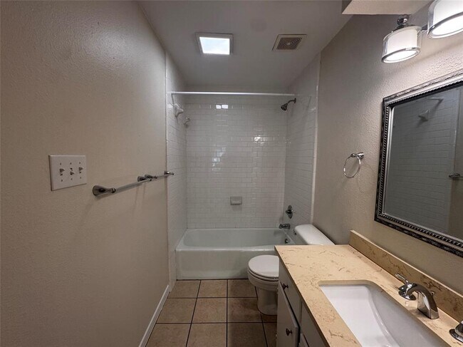 Building Photo - 5916 Cherry Loop