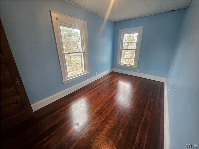 Building Photo - 1330 Midland Ave