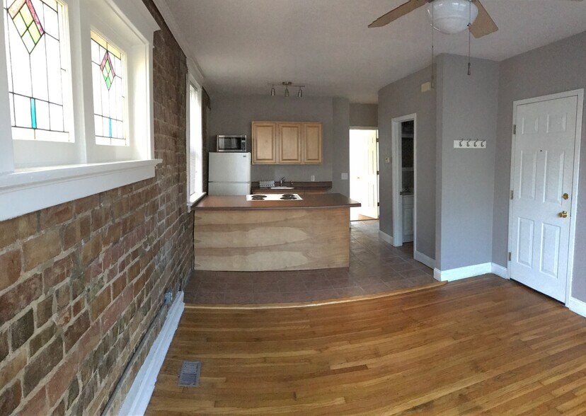 Building Photo - 2130 Maury Ave