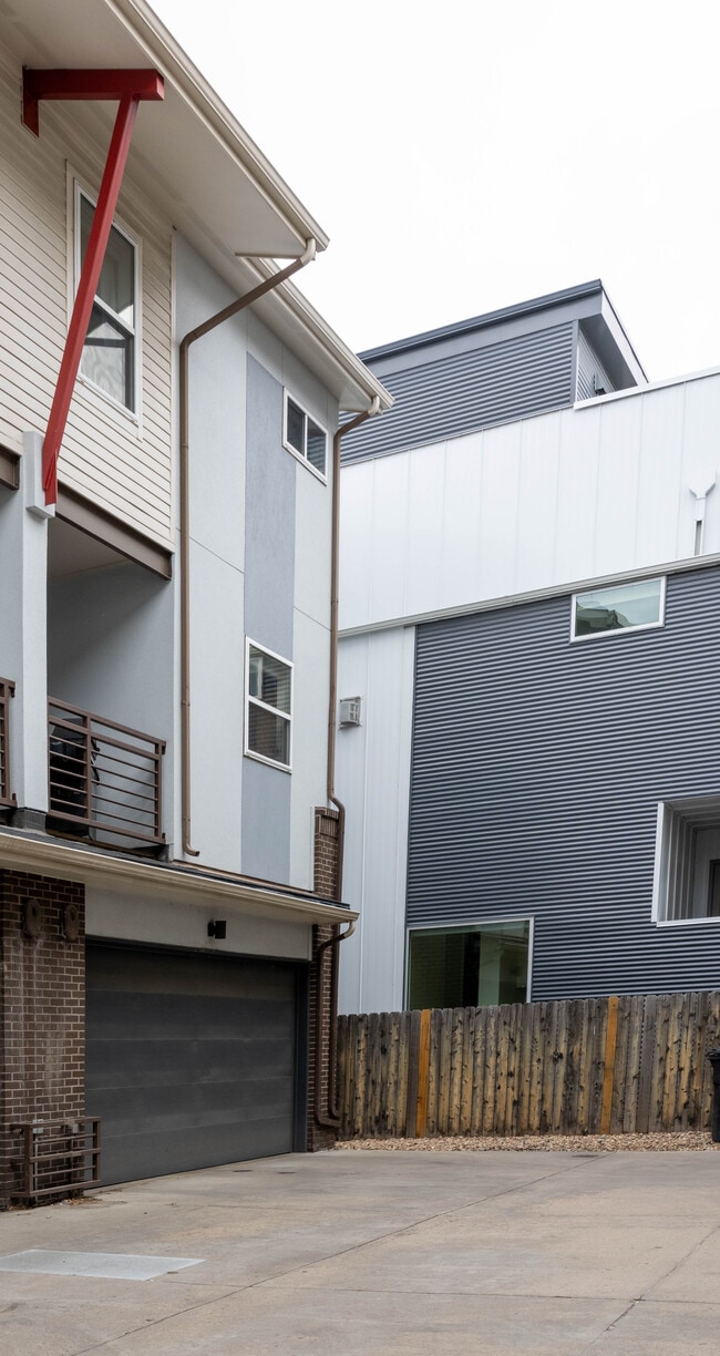 Building Photo - 3356 Tejon St