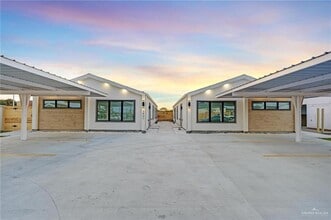 Building Photo - 15 N 15th Ln