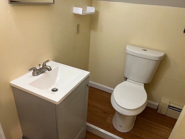 Building Photo - 120 Bond Rd