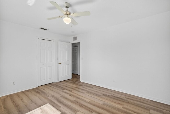 Building Photo - Cozy 3 Bed 2 Bath Home Available Immediately