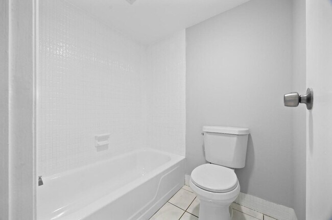 Building Photo - 6100 S Falls Cir Dr