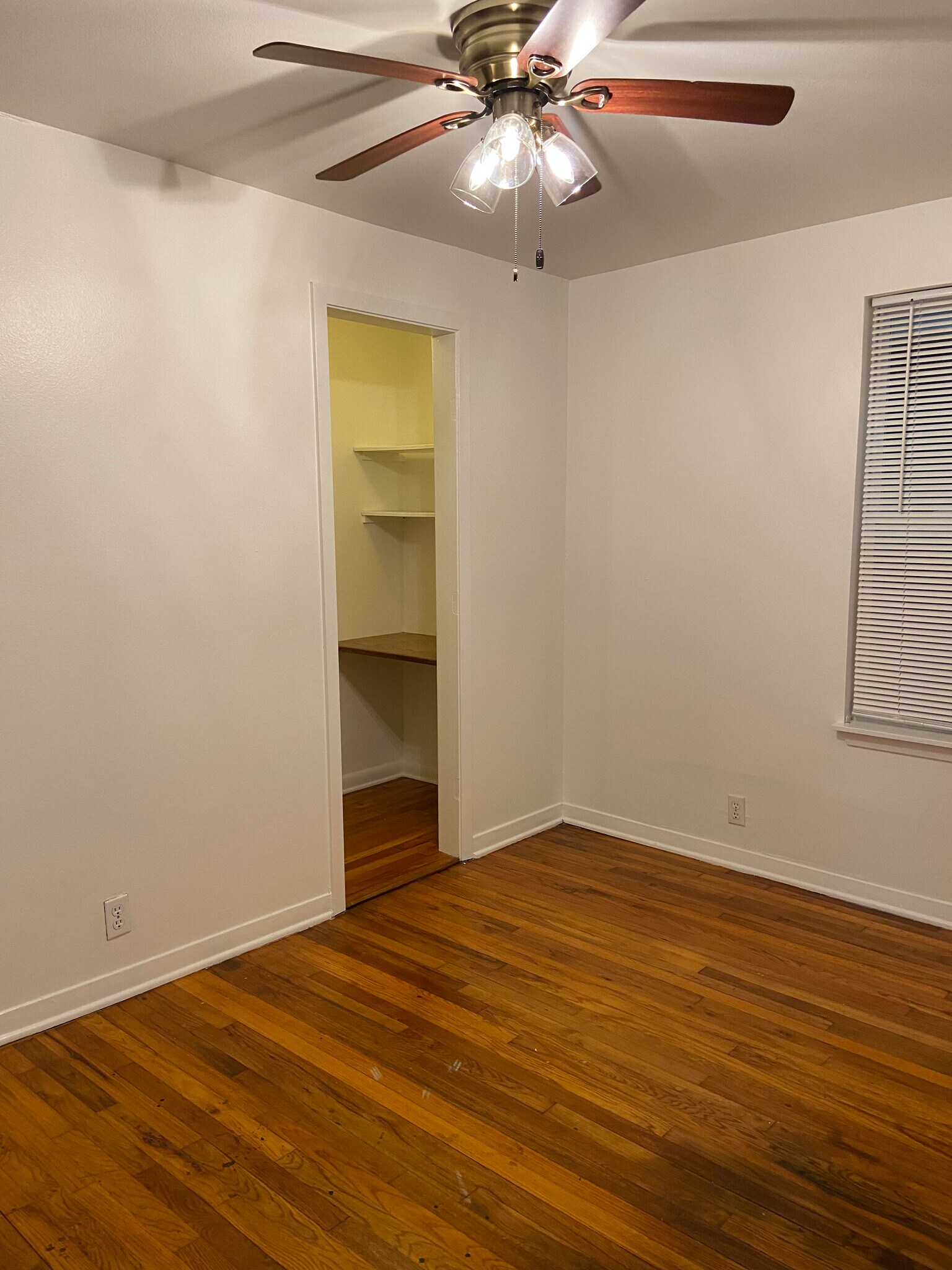 Desk nook - 1410 Ulit Ave