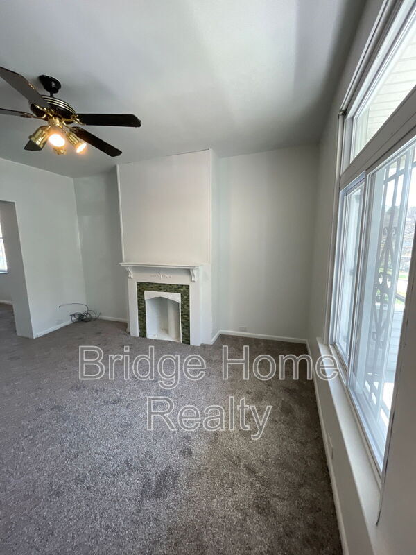 Building Photo - 1367 Montezuma St