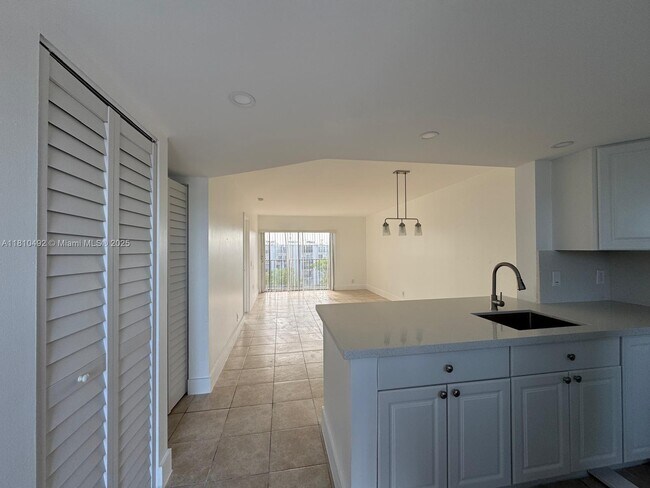 Building Photo - 8610 N Sherman Cir