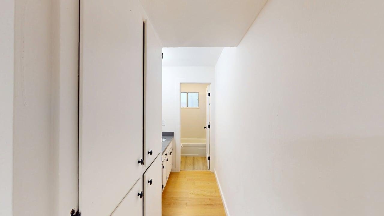 Building Photo - 1529 St Charles St