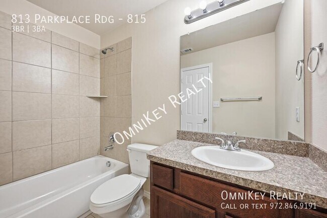 Building Photo - 813 Parkplace Ridge