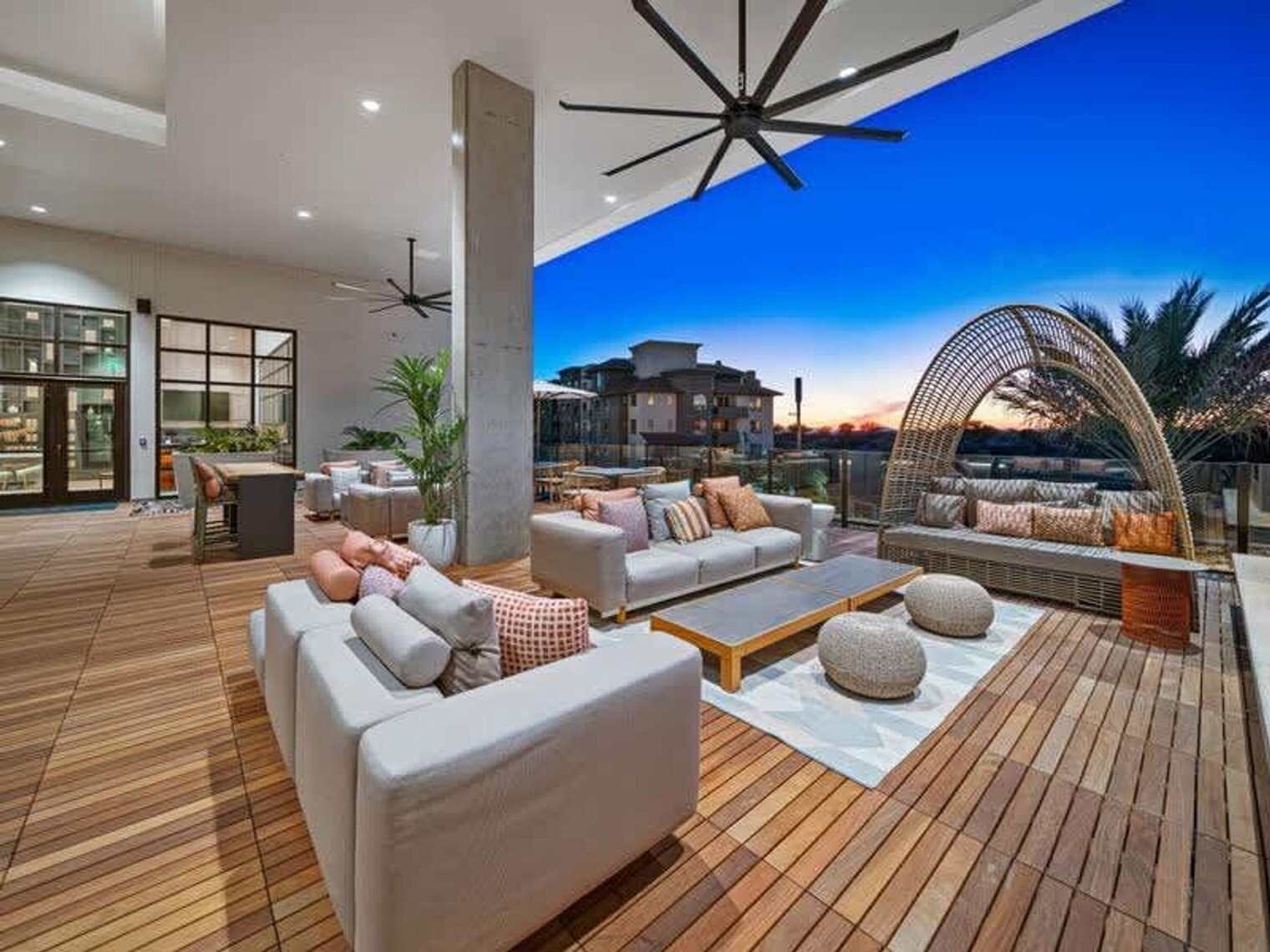 Building Photo - 15825 N 71st St