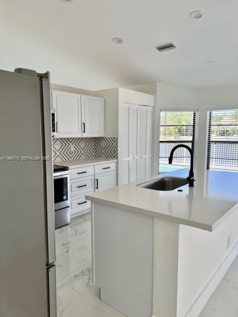 Building Photo - 10601 NW 18th Ct