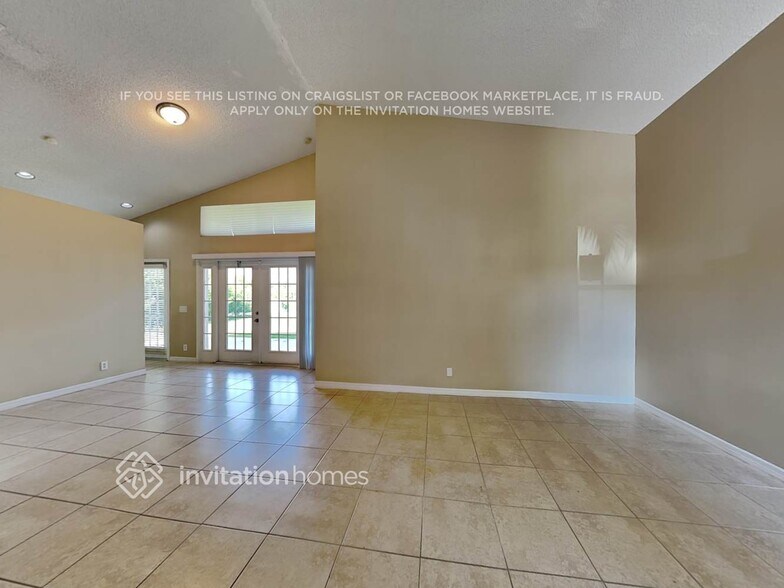 Building Photo - 927 Stanton Dr