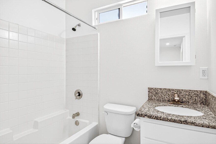 Building Photo - 319 Hermosa Ave