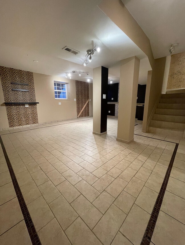 Building Photo - 1331 Crane View Ct