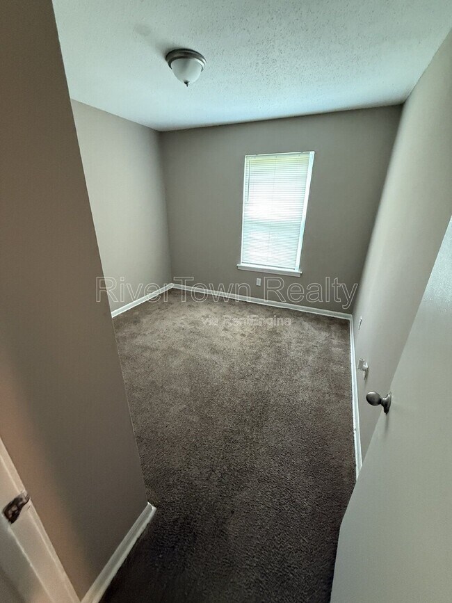 Building Photo - 3386 Spring Water Cove