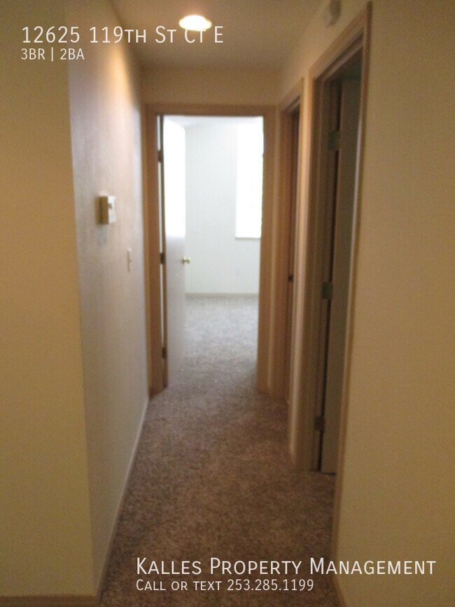 Building Photo - Beautiful 3 Bed 2 Bath Duplex in Puyallup
