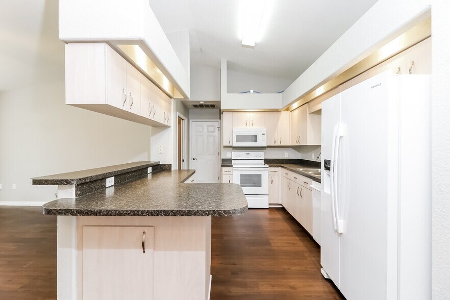 Building Photo - 2821 Logsdon St