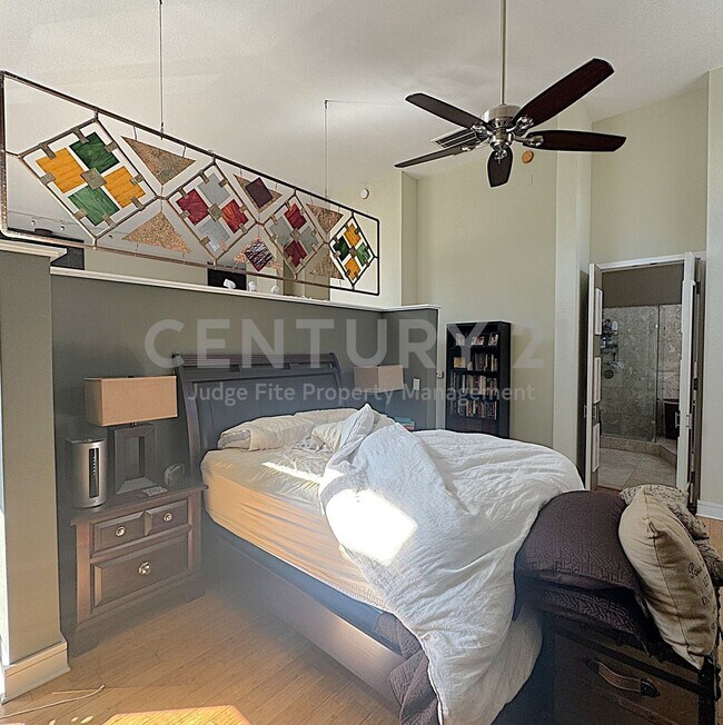 Building Photo - 1/1.5 West Village Urban Loft in Dallas for Rent!