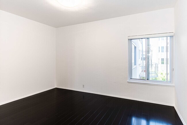 Building Photo - 2635 Fillmore St