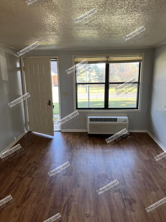 Building Photo - 102 Amhurst Dr