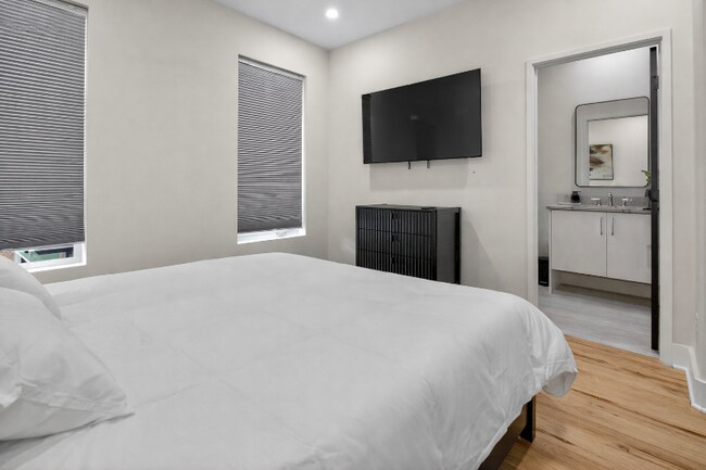 Building Photo - 1273 Danner St SE