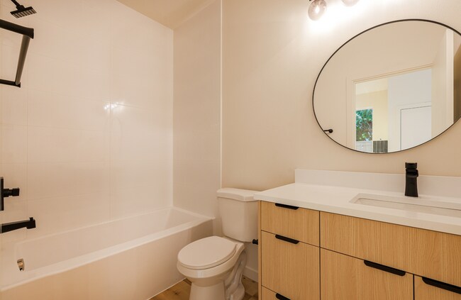 Building Photo - 4270 NE Going St