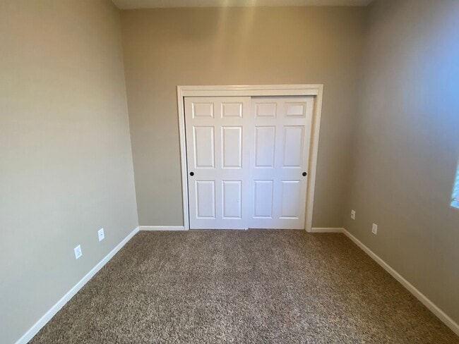 Building Photo - 4 bedroom in Paso Robles