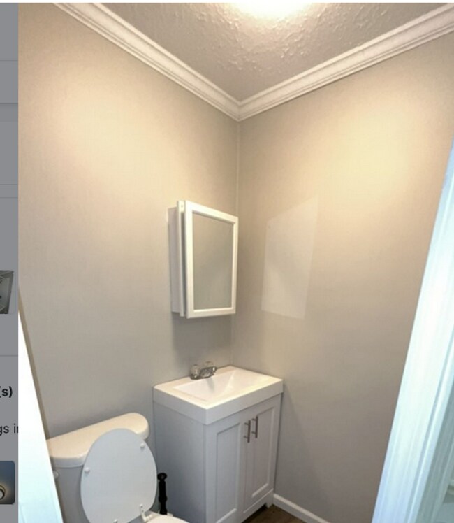 Building Photo - 2BR/1BA house in Algonquin area