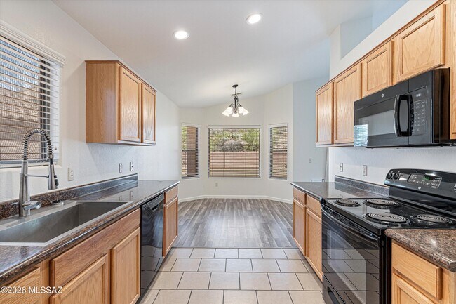 Building Photo - 60958 Cantle Ct