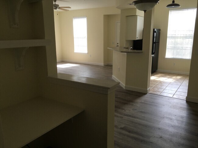 Building Photo - 12879 Madison Pointe Cir