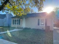 Building Photo - 311 N Van Buren St