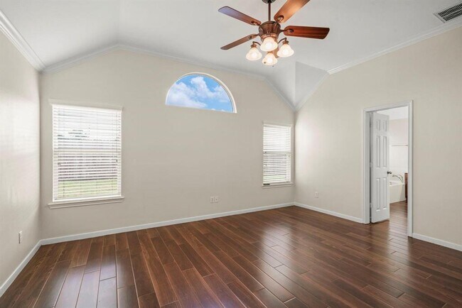 Building Photo - 2203 Falcon Knoll Ln