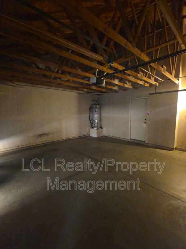 Building Photo - 25673 Hillman Ct