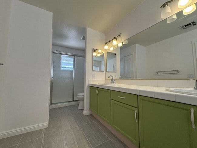 Building Photo - 9156 Sangria Ln