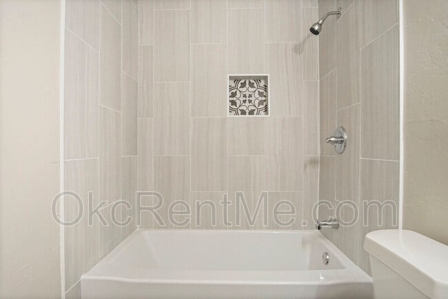 Building Photo - 6703 NW 25th St