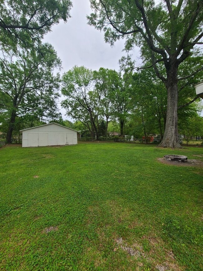 Building Photo - Comfortable Living in the Heart of Goose Creek