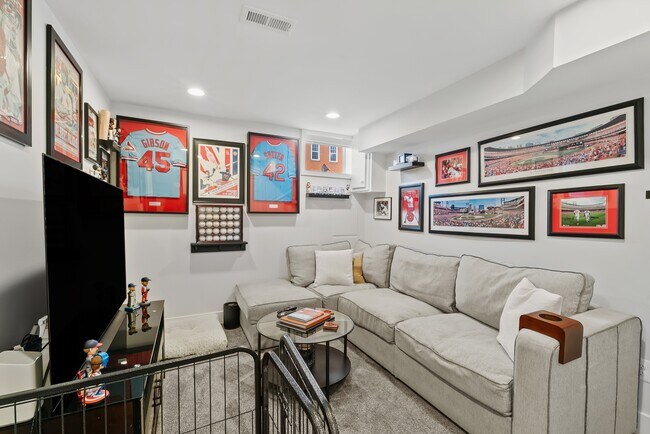 Building Photo - 531 E Fort Ave