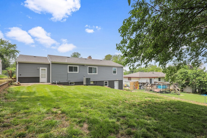 Building Photo - 1218 Sunset Dr
