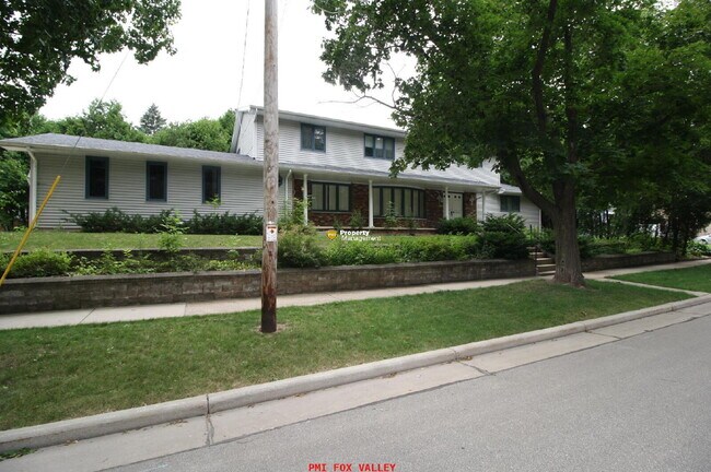 Primary Photo - Quiet Mature Neighborhood