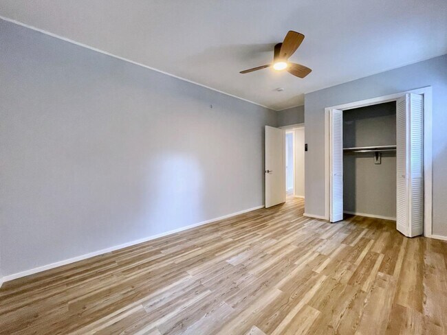 Building Photo - 259 3rd St