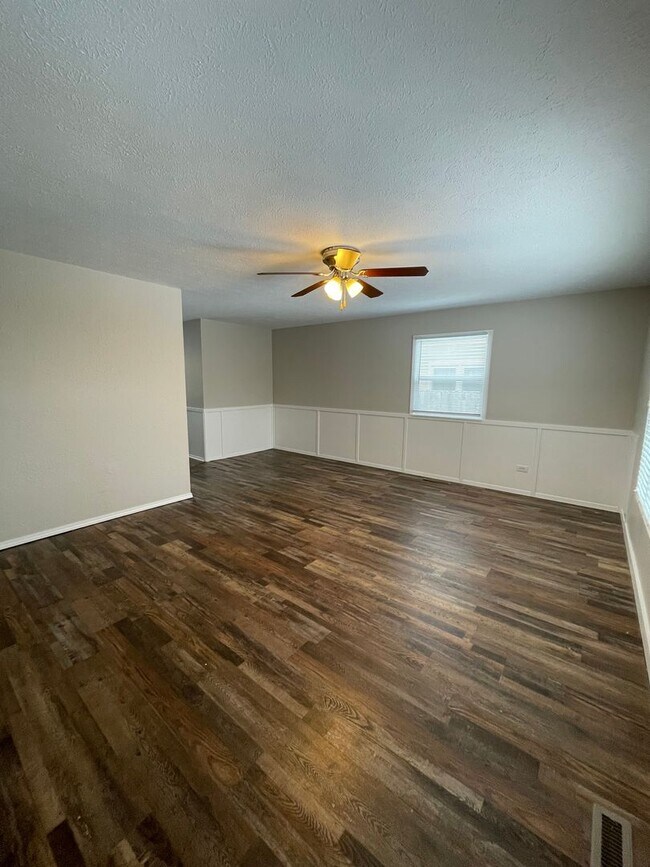 Building Photo - Great 4 Bedroom Home for Lease!