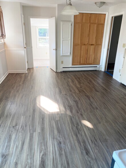 Building Photo - 5 Cross St