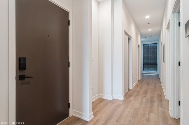 Building Photo - 1775 N Clybourn Ave