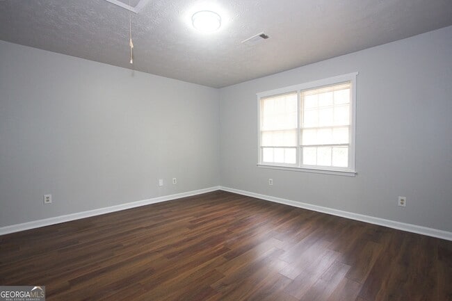 Building Photo - 3252 Inez Dr