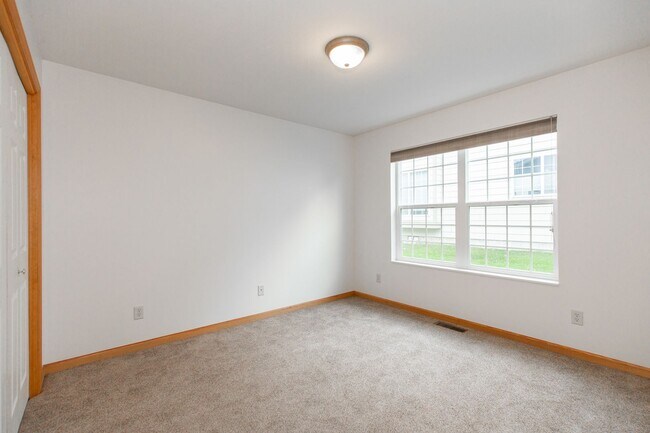 Building Photo - Centrally located Home with an Attached Garage
