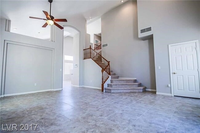 Building Photo - 348 Lakewood Garden Dr