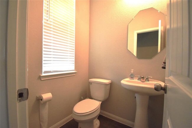 Building Photo - 2934 Orchid Ranch Dr
