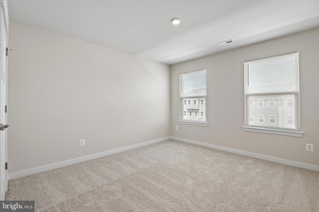 Building Photo - 21 Lyriq Ct