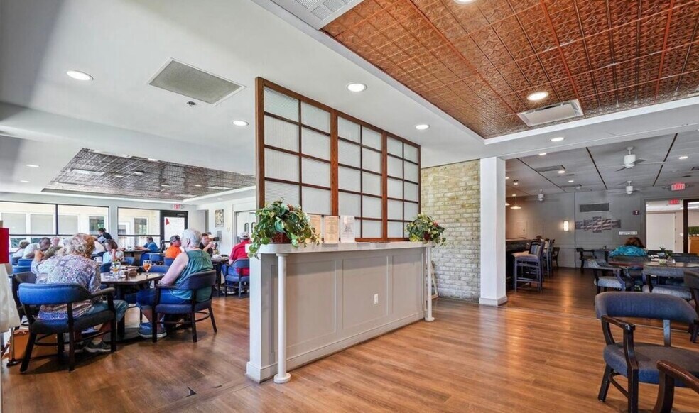 Building Photo - 15320 Pine Orchard Dr