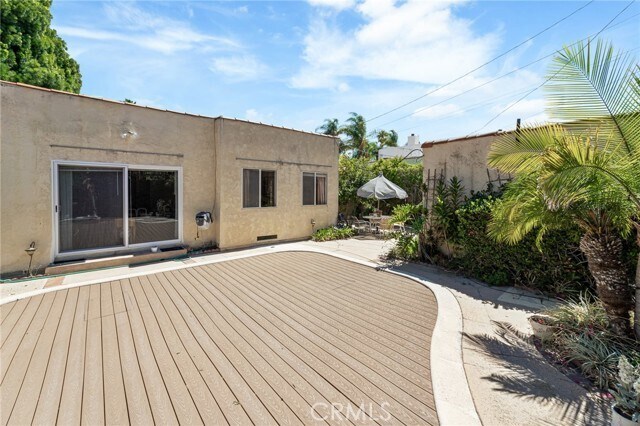 Building Photo - 233 S Swall Dr